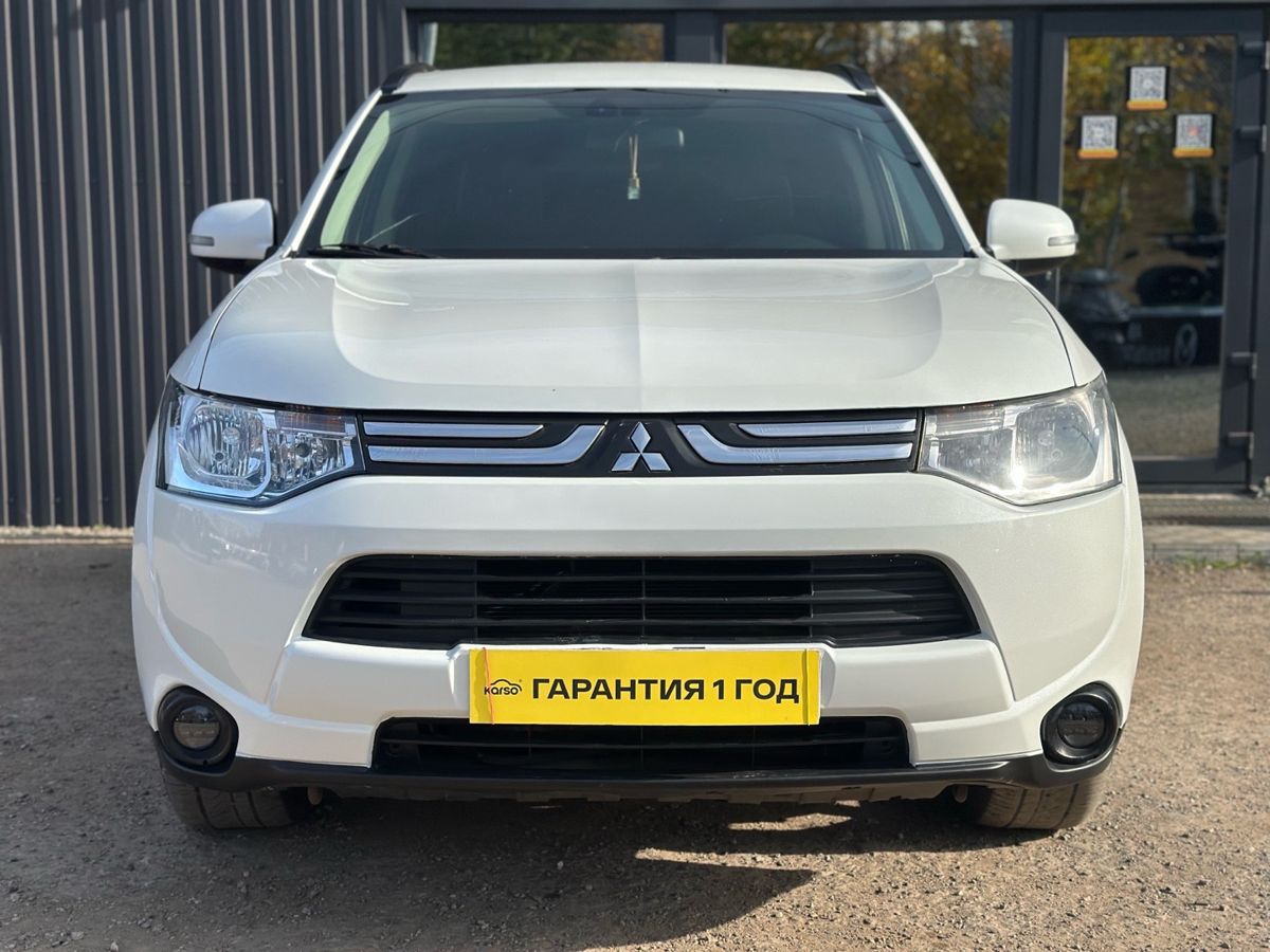 Mitsubishi Outlander III 2.4 CVT (167 л.с.) 4WD Intense 2013 — фото 2
