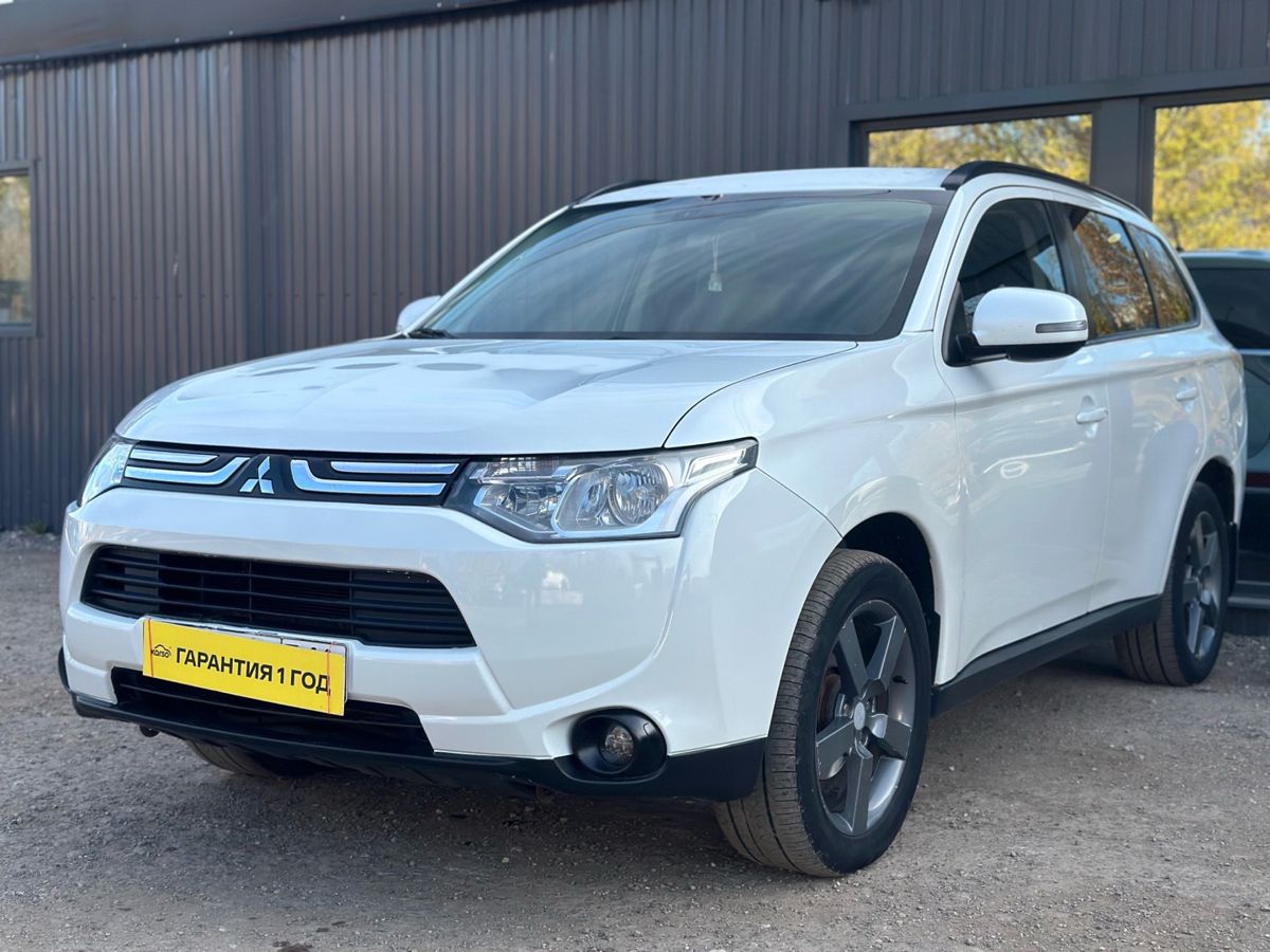 Mitsubishi Outlander III 2.4 CVT (167 л.с.) 4WD Intense 2013 — фото 3