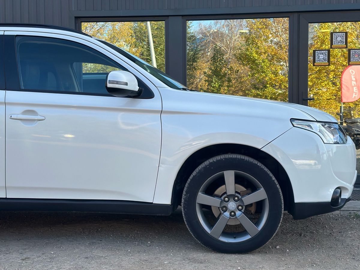 Mitsubishi Outlander III 2.4 CVT (167 л.с.) 4WD Intense 2013 — фото 8