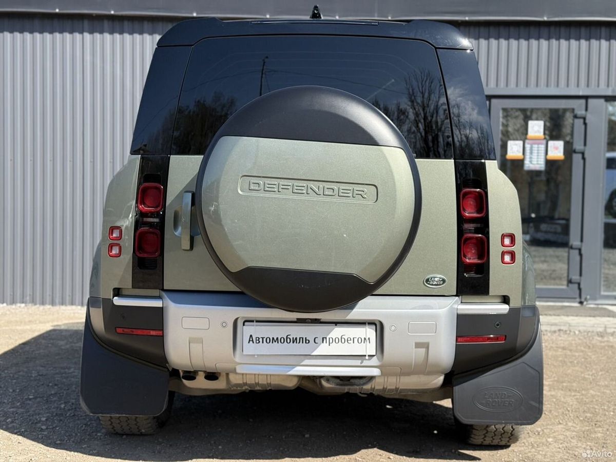 Land Rover Defender II 110 2.0d AT (200 л.с.) 4WD X-Dynamic SE 2020 — фото 5