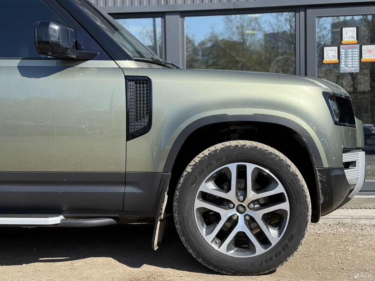 Land Rover Defender II 110 2.0d AT (200 л.с.) 4WD X-Dynamic SE 2020 — фото 10