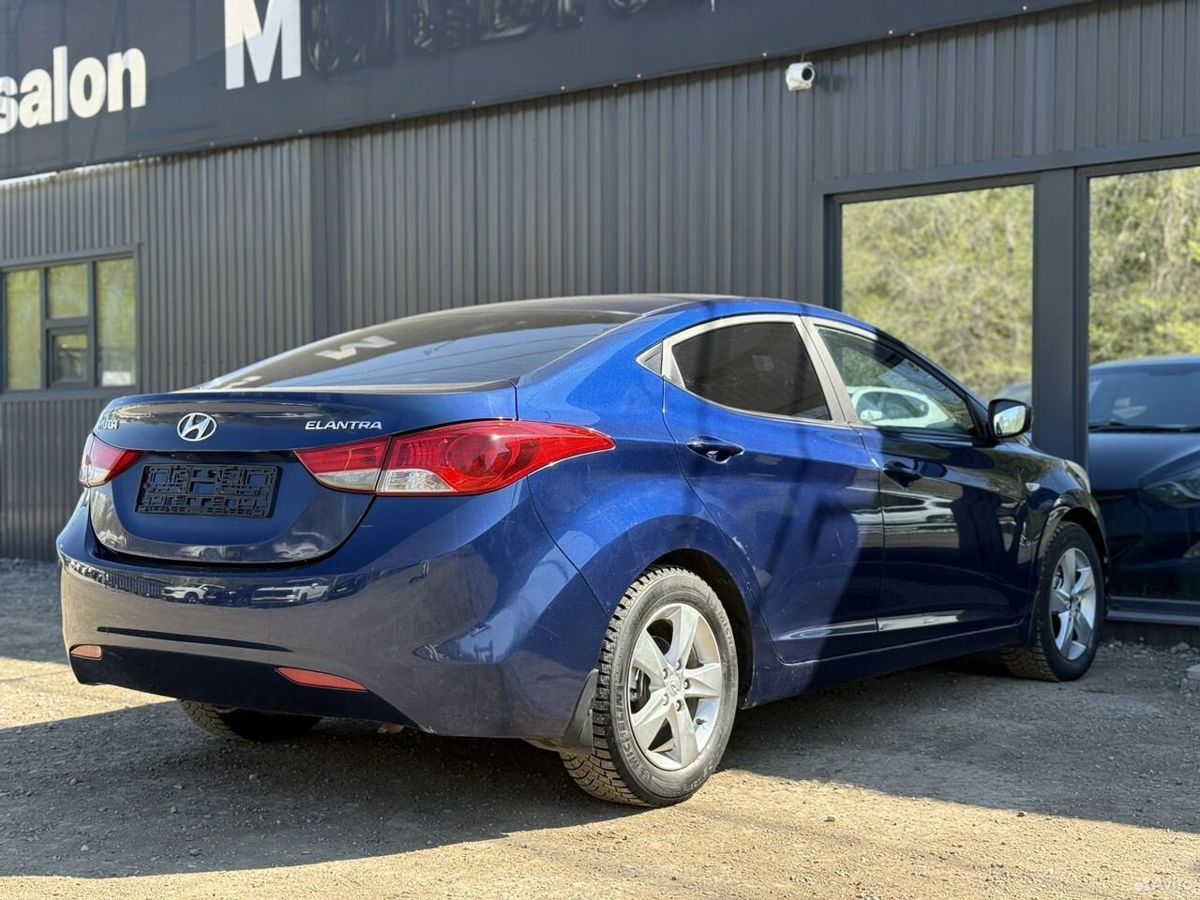 Hyundai Elantra V (MD) 1.6 MT (132 л.с.) Comfort 2012 — фото 6