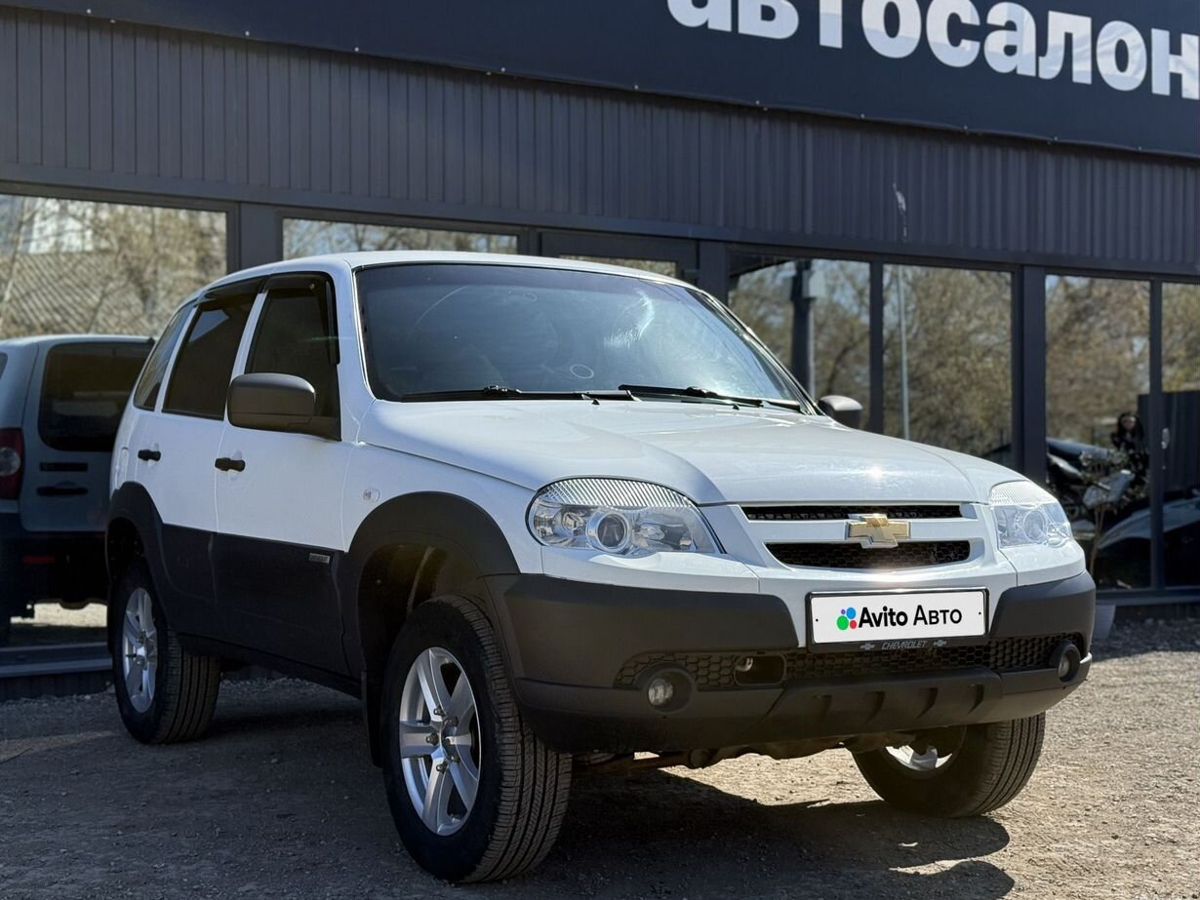 Chevrolet Niva I Рестайлинг 1.7 MT (80 л.с.) 4WD LE+ 2017 — купить в Самаре