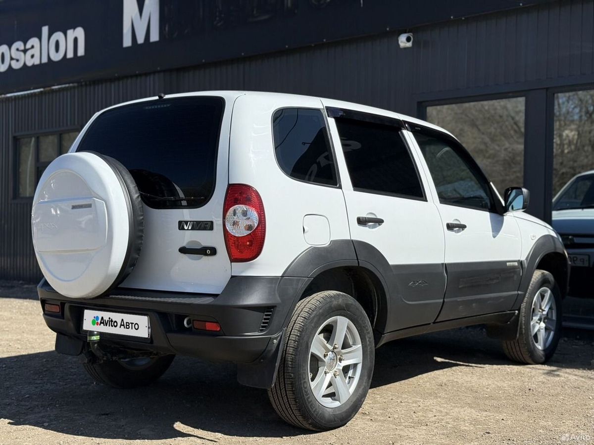 Chevrolet Niva I Рестайлинг 1.7 MT (80 л.с.) 4WD LE+ 2017 — фото 6