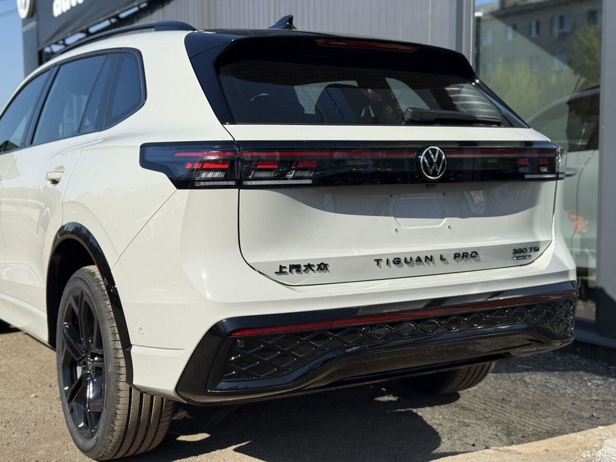 Volkswagen Tiguan III (China Market) L Pro 2.0 AMT (220 л.с.) 4WD R-Line Premium 2026 — фото 9