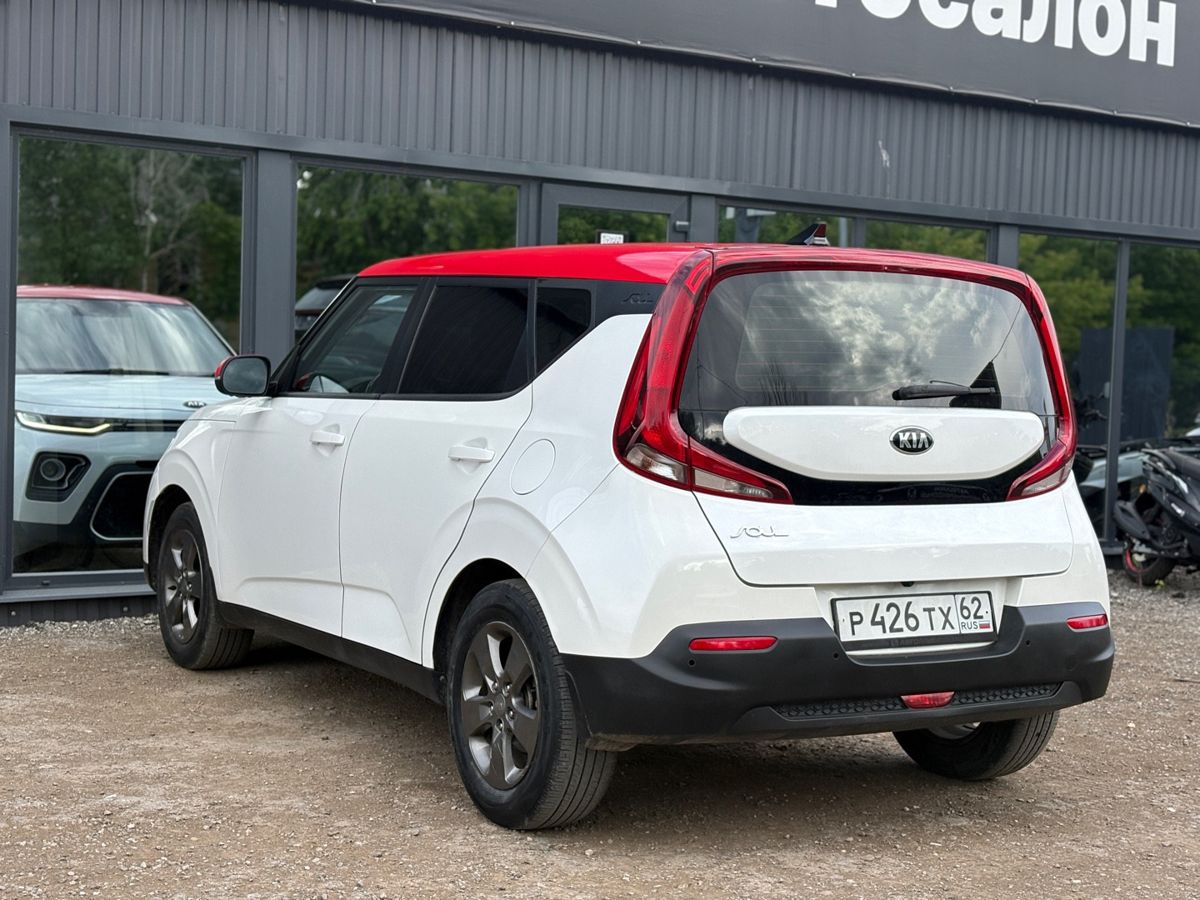 Kia Soul III 2.0 AT (150 л.с.) Luxe 2020 — фото 4