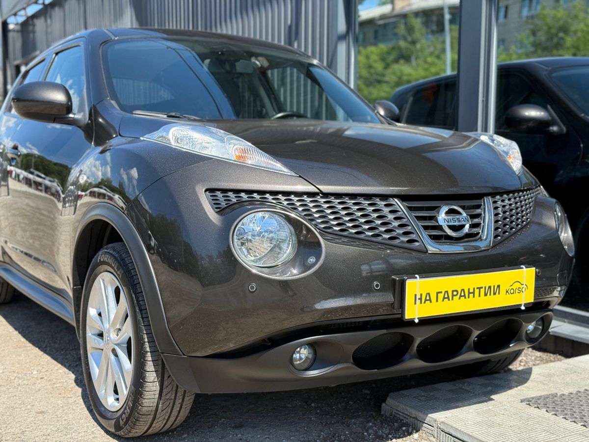 Nissan Juke I 1.6 CVT (190 л.с.) 4WD SHIRO 2011 — фото 8