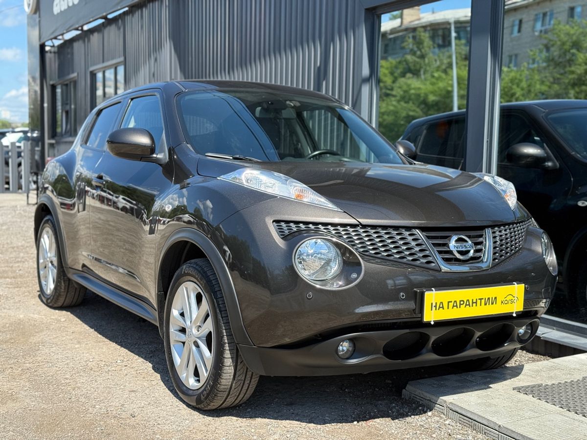 Nissan Juke I 1.6 CVT (190 л.с.) 4WD SHIRO 2011 — фото 6