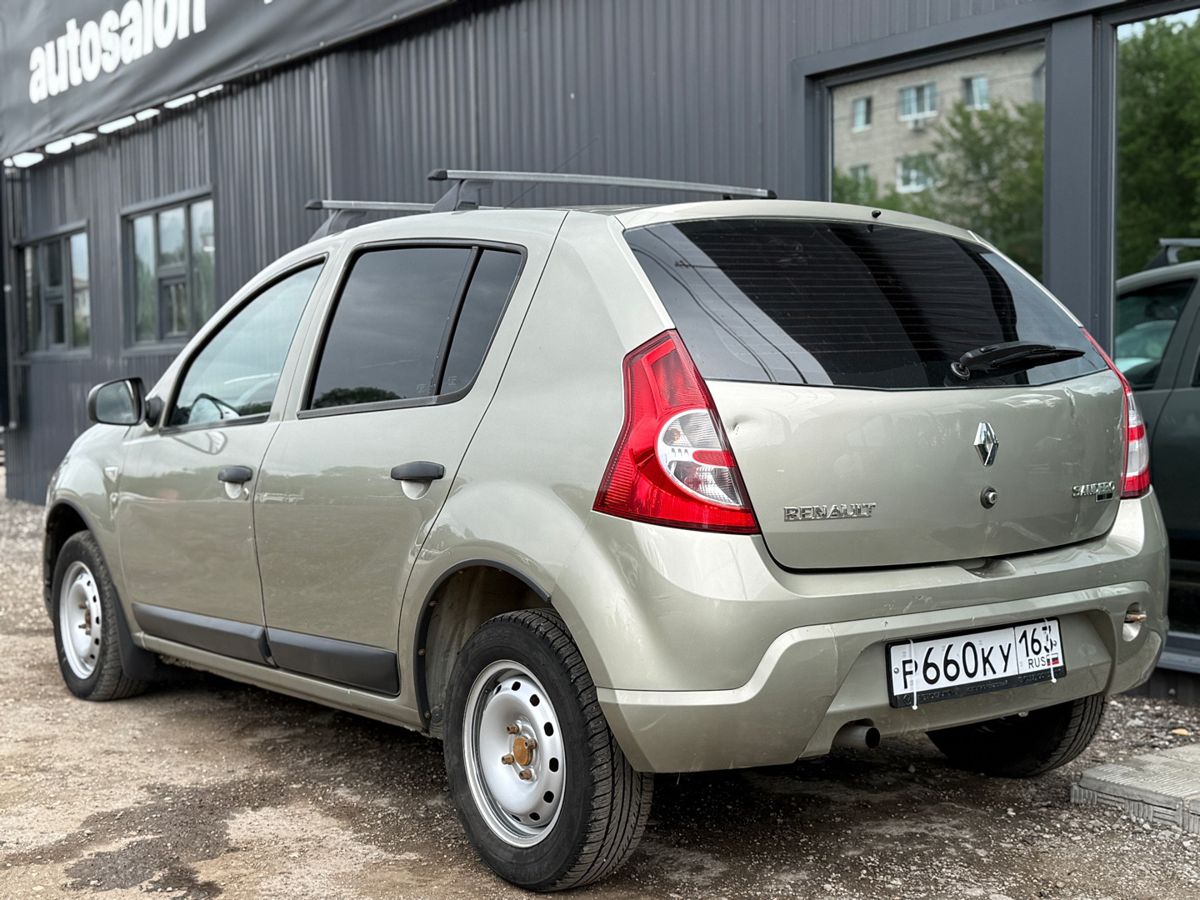 Renault Sandero I 1.6 MT (84 л.с.) 2011 — фото 10