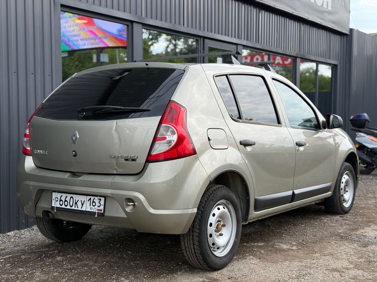 Renault Sandero I 1.6 MT (84 л.с.) 2011 — фото 6