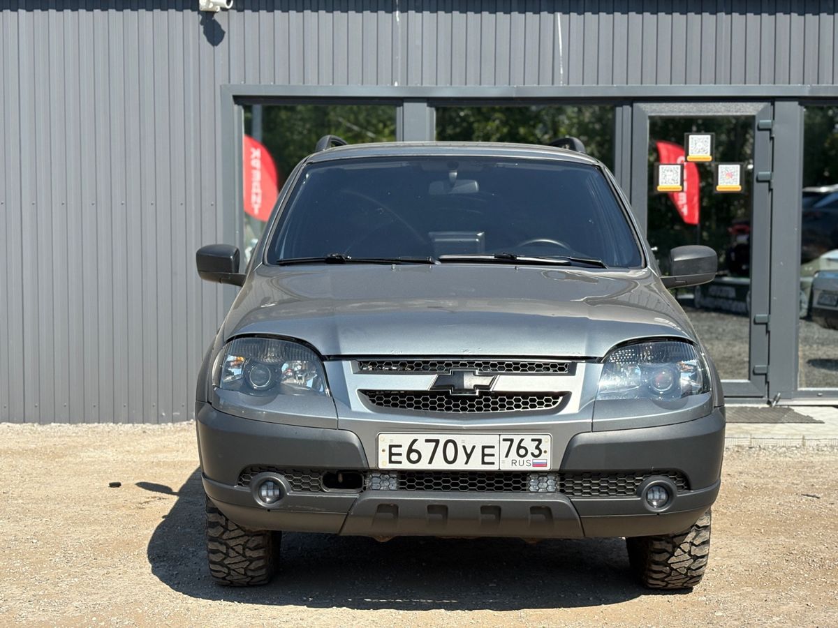 Chevrolet Niva I Рестайлинг 1.7 MT (80 л.с.) 4WD GL 2012 — фото 2