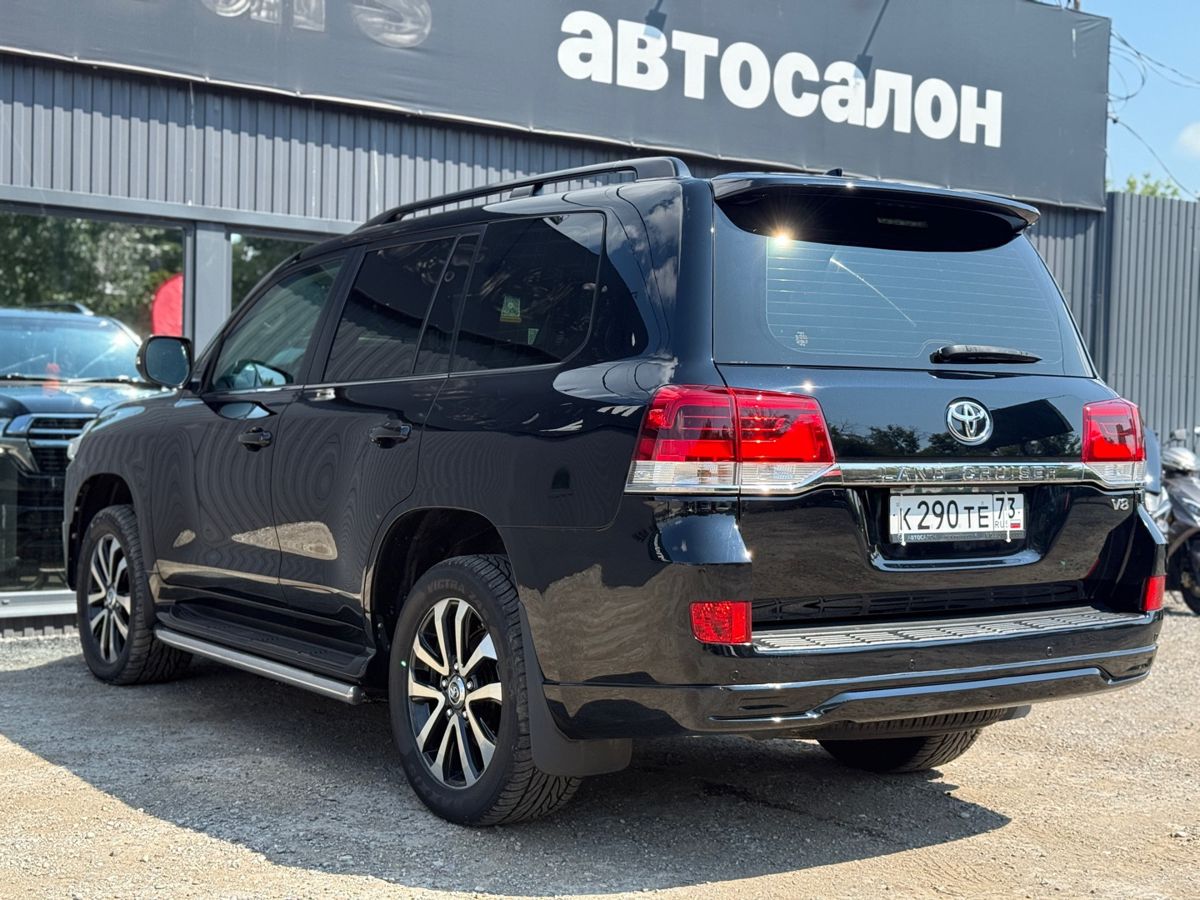 Toyota Land Cruiser 200 Series Рестайлинг 2 4.5d AT (249 л.с.) 4WD Executive 2016 — фото 4
