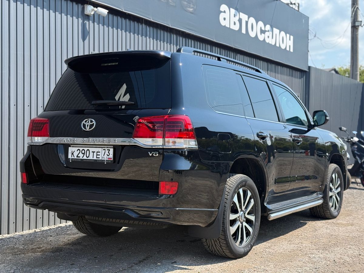Toyota Land Cruiser 200 Series Рестайлинг 2 4.5d AT (249 л.с.) 4WD Executive 2016 — фото 8