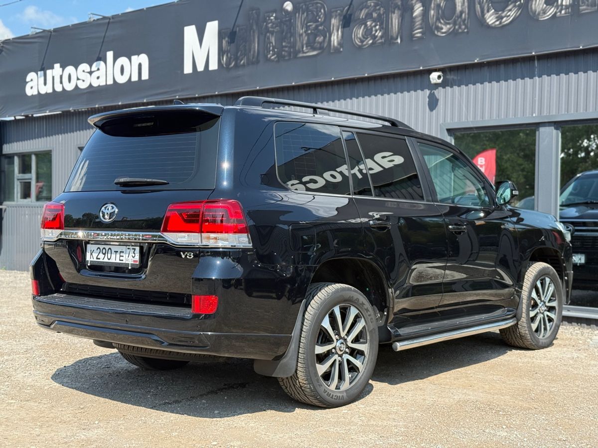Toyota Land Cruiser 200 Series Рестайлинг 2 4.5d AT (249 л.с.) 4WD Executive 2016 — фото 6