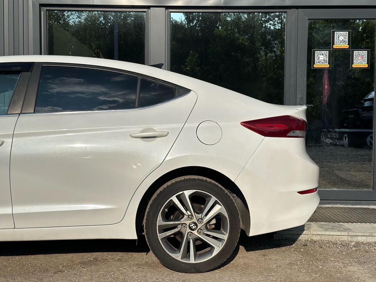Hyundai Elantra VI (AD) 2.0 AT (150 л.с.) Comfort 2018 — фото 7