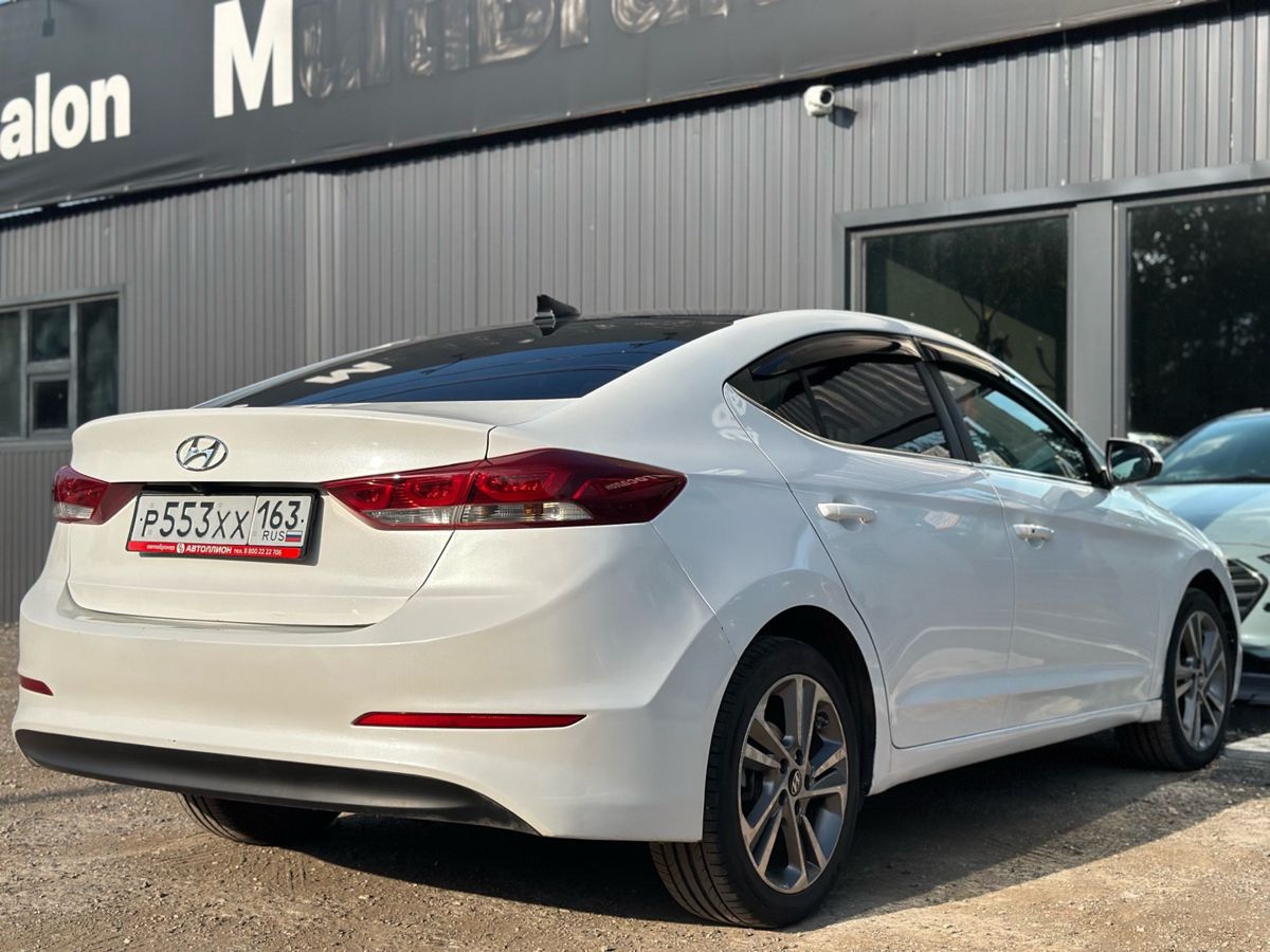 Hyundai Elantra VI (AD) 2.0 AT (150 л.с.) Comfort 2018 — фото 8