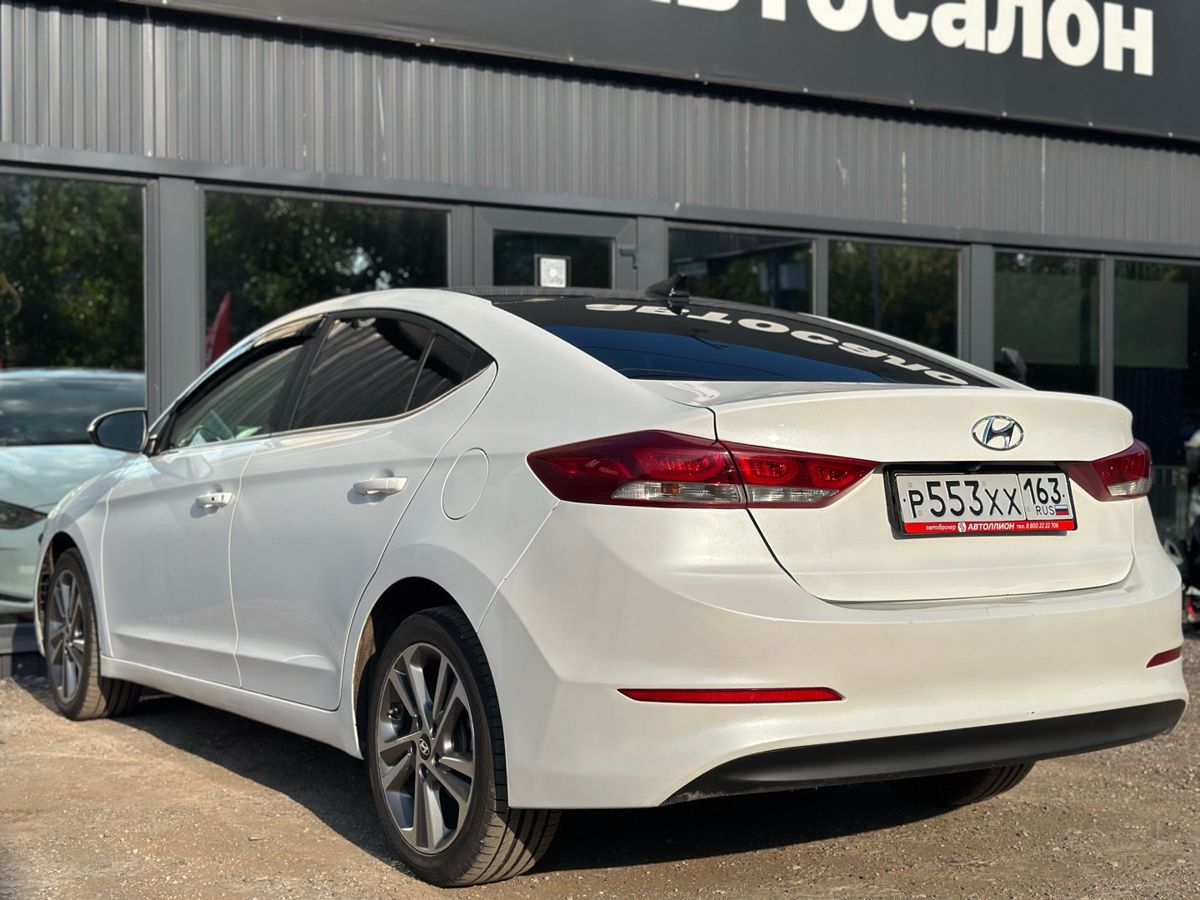Hyundai Elantra VI (AD) 2.0 AT (150 л.с.) Comfort 2018 — фото 10