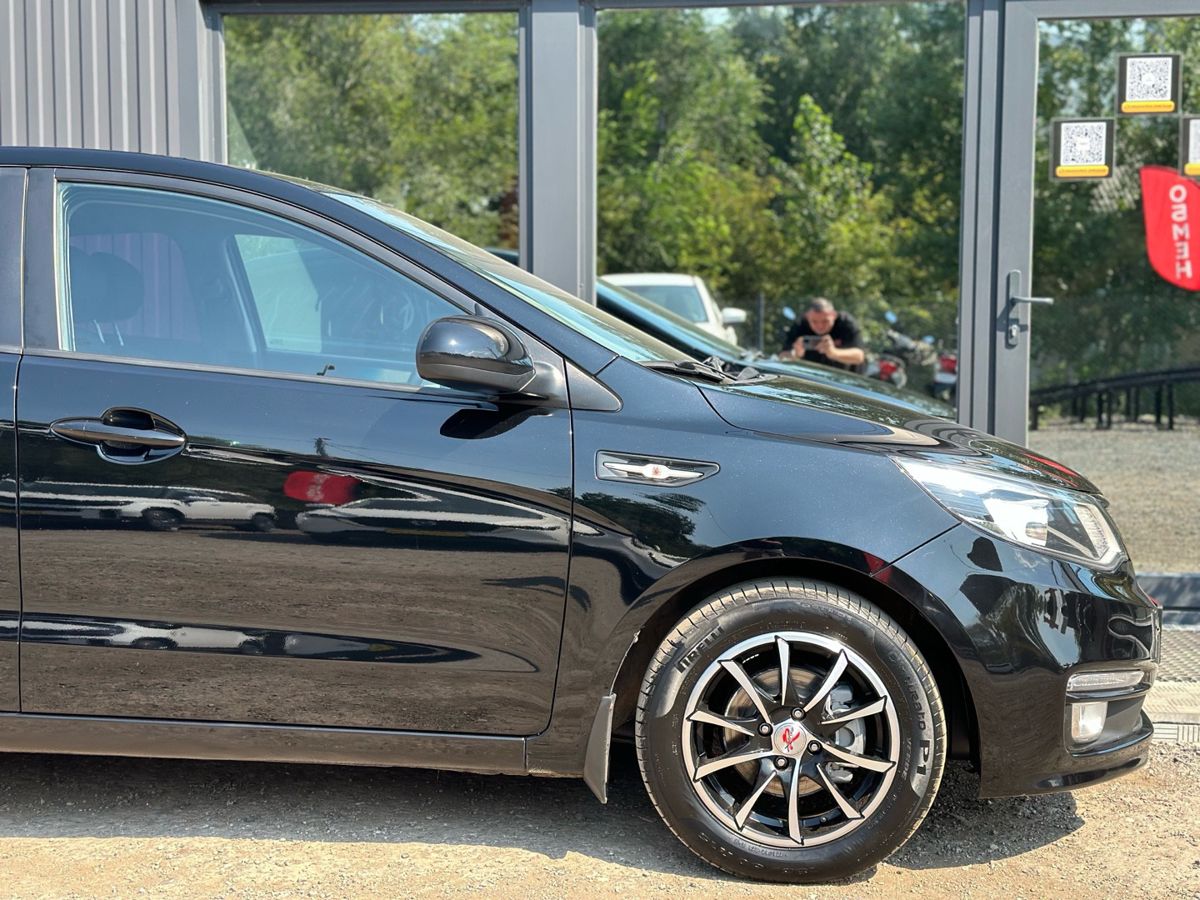 Kia Rio III Рестайлинг 1.6 MT (123 л.с.) Prestige 2017 — фото 6