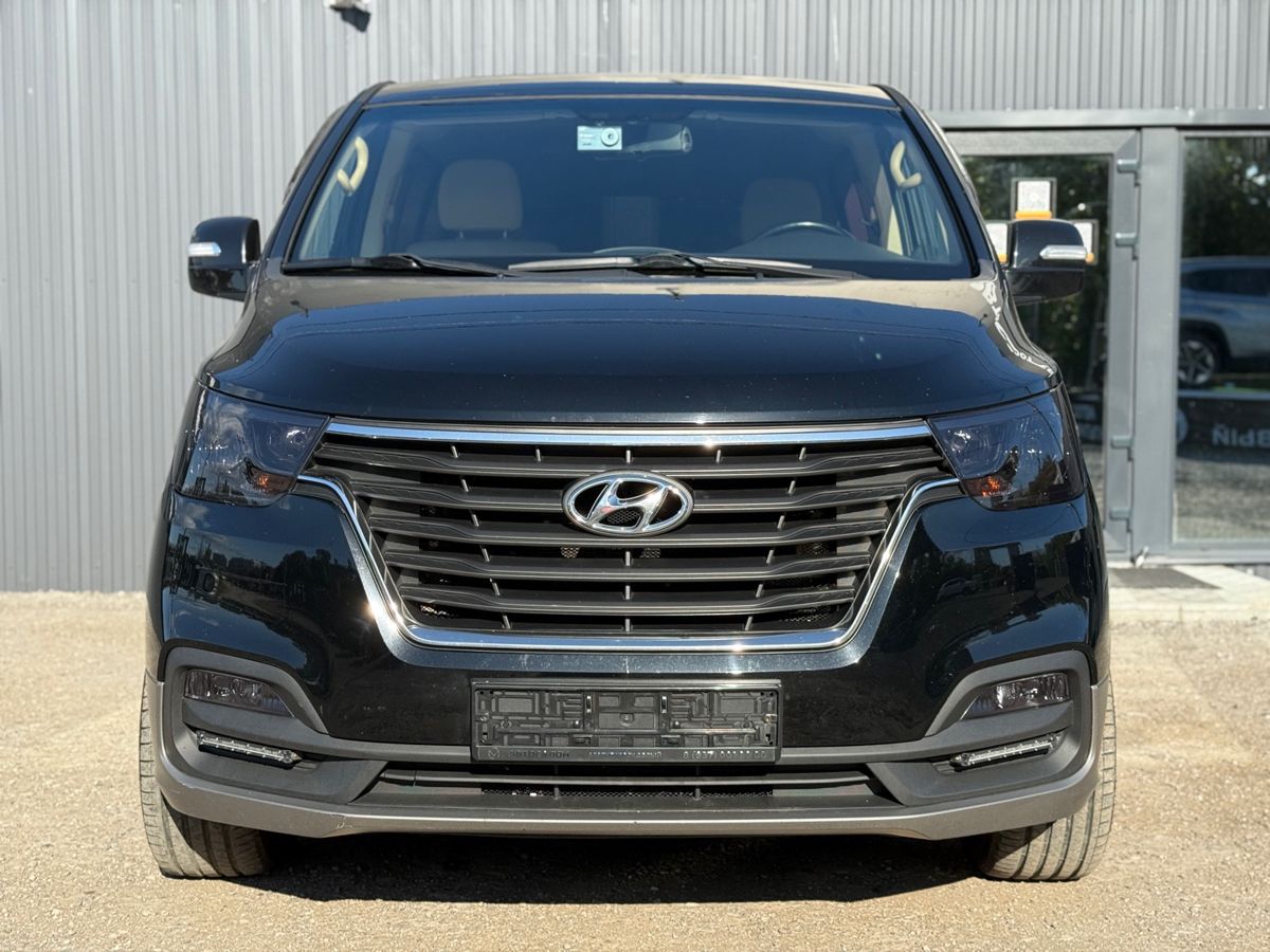 Hyundai Grand Starex I Рестайлинг 2 2.5d AT (175 л.с.) 4WD 2018 — фото 2