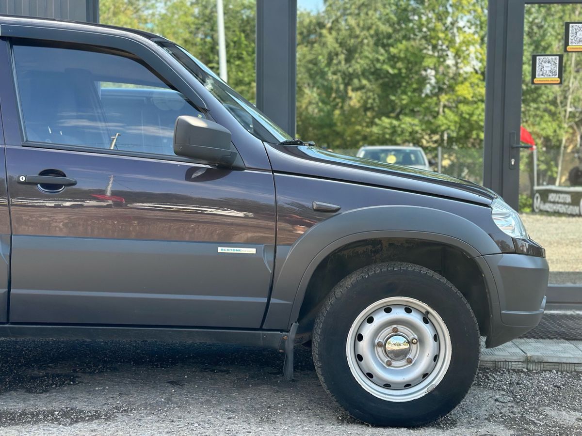 Chevrolet Niva I Рестайлинг 1.7 MT (80 л.с.) 4WD GL 2015 — фото 4