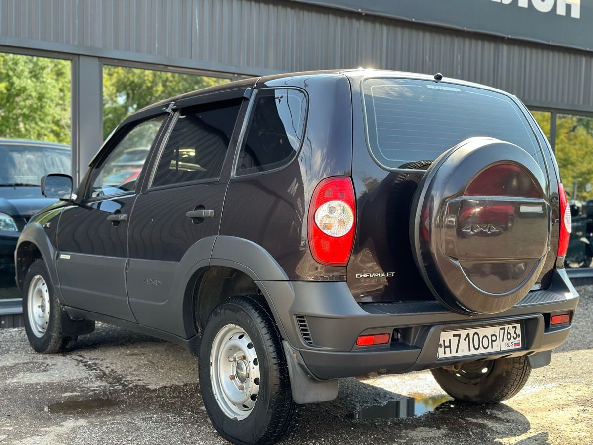 Chevrolet Niva I Рестайлинг 1.7 MT (80 л.с.) 4WD GL 2015 — фото 10
