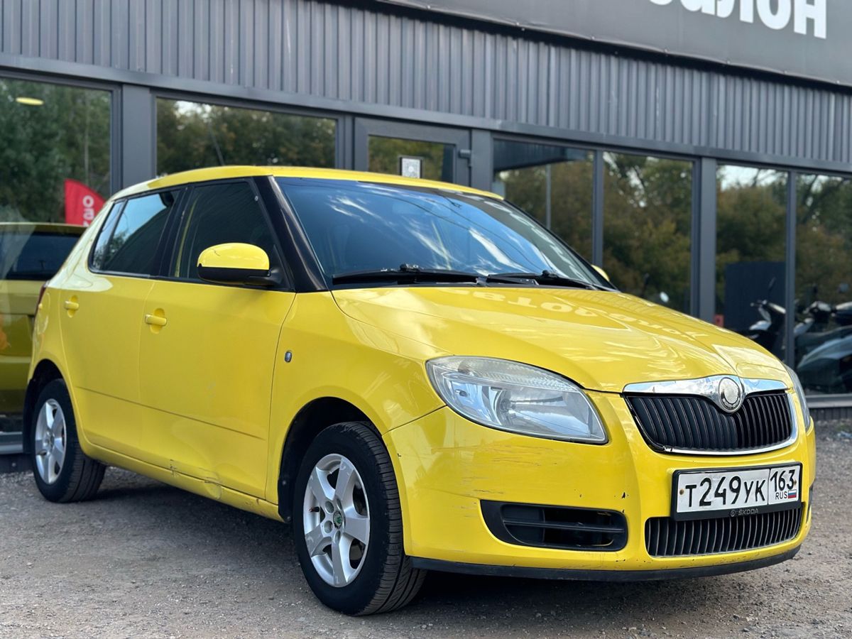 Skoda Fabia II 1.2 MT (70 л.с.) Ambiente 2008 — фото 1