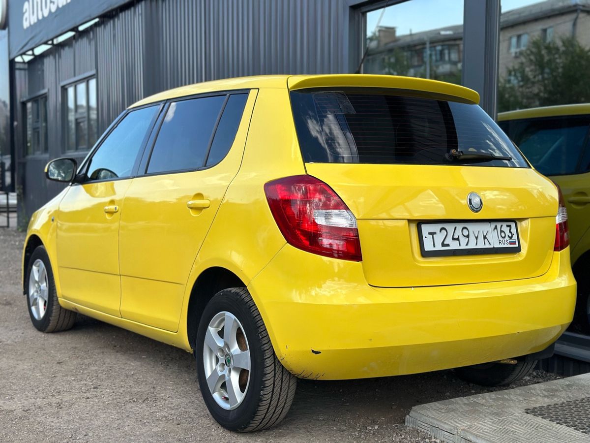 Skoda Fabia II 1.2 MT (70 л.с.) Ambiente 2008 — фото 9