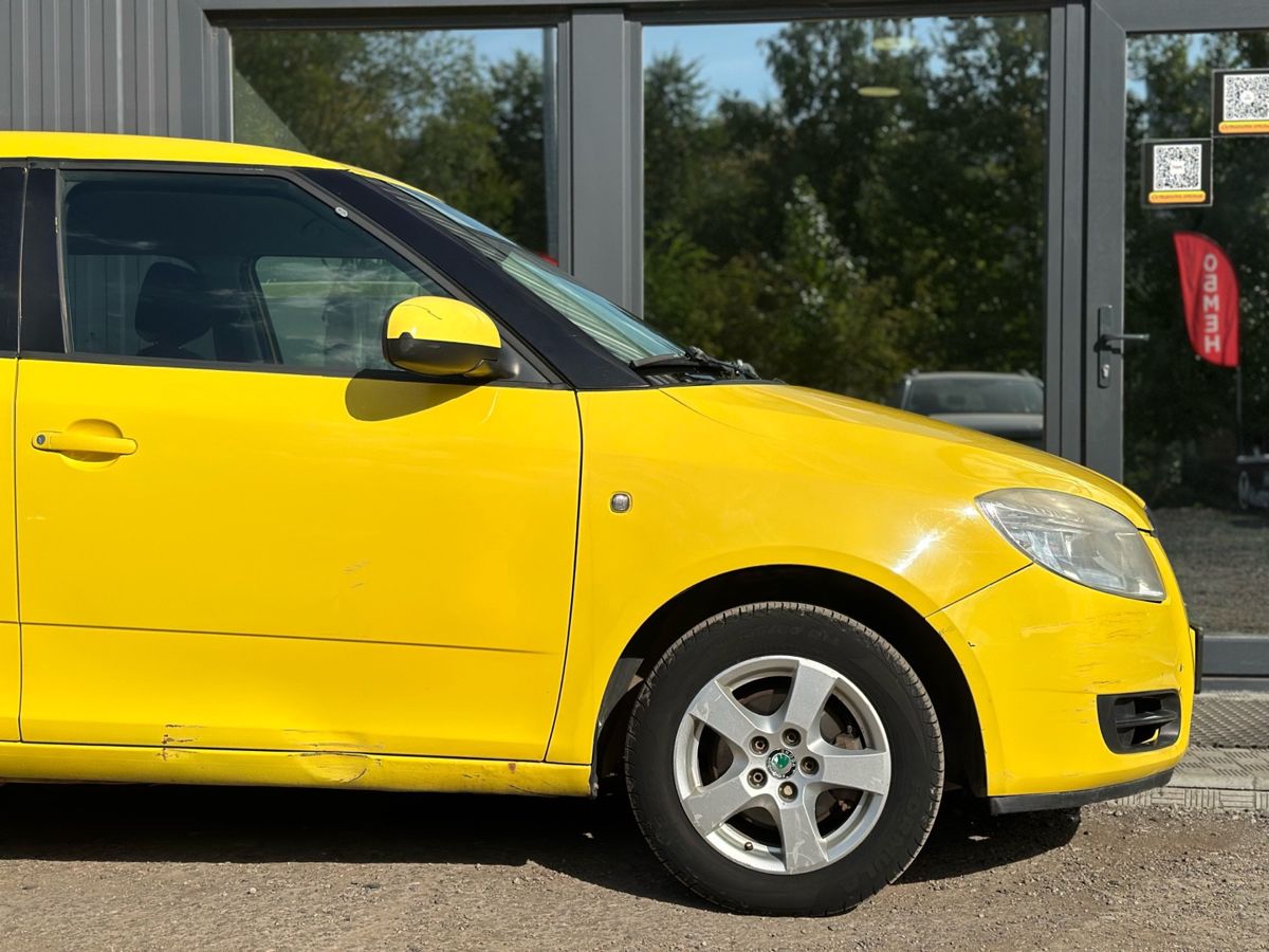 Skoda Fabia II 1.2 MT (70 л.с.) Ambiente 2008 — фото 4