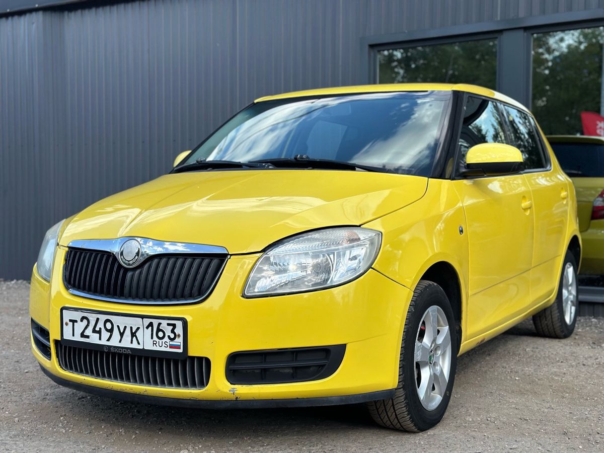 Skoda Fabia II 1.2 MT (70 л.с.) Ambiente 2008 — фото 3
