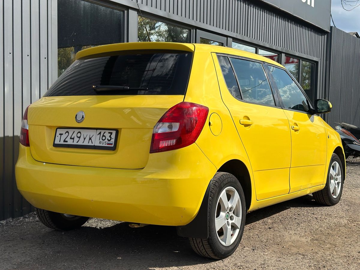 Skoda Fabia II 1.2 MT (70 л.с.) Ambiente 2008 — фото 7