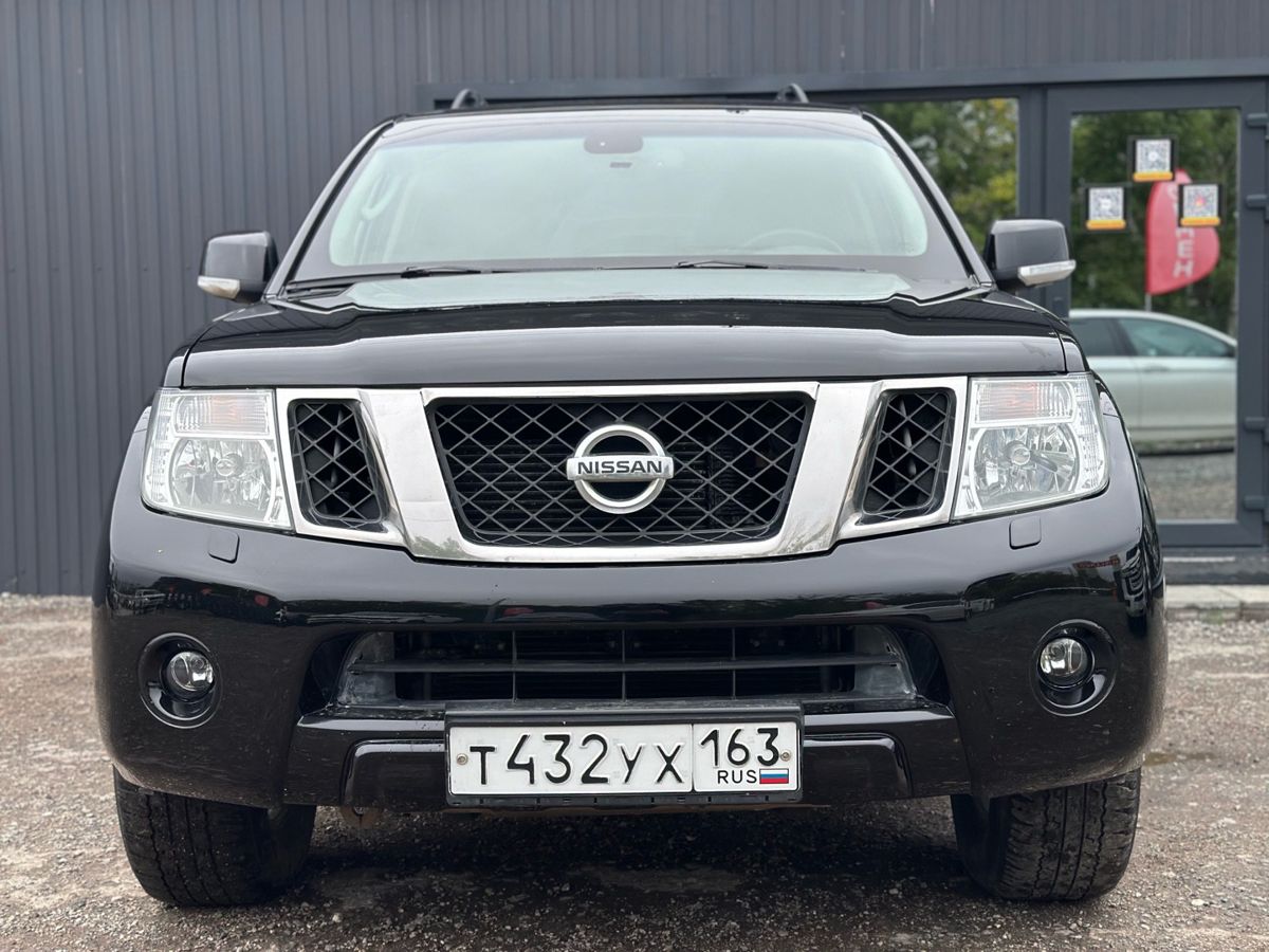 Nissan Pathfinder III Рестайлинг 2.5d AT (190 л.с.) 4WD LE 2013 — фото 2