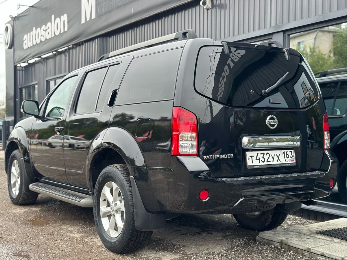 Nissan Pathfinder III Рестайлинг 2.5d AT (190 л.с.) 4WD LE 2013 — фото 8