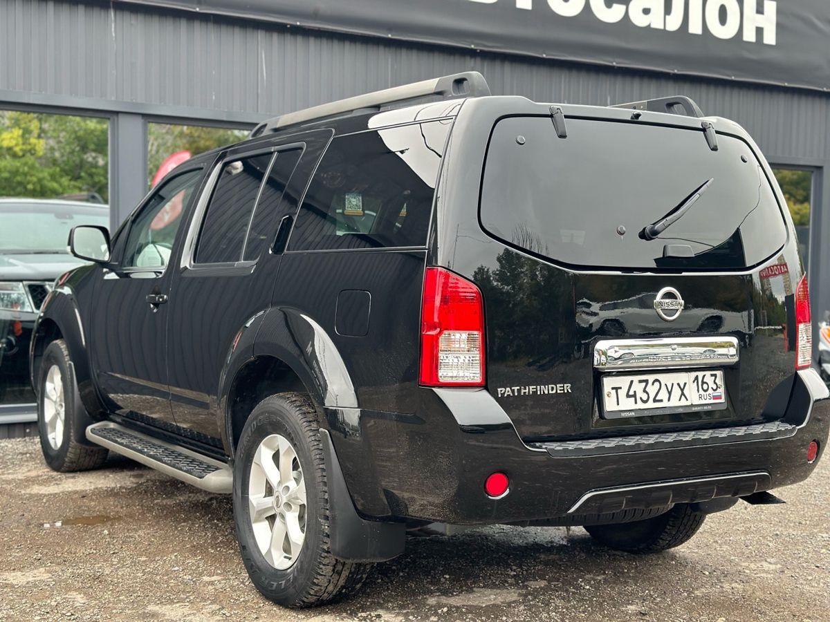 Nissan Pathfinder III Рестайлинг 2.5d AT (190 л.с.) 4WD LE 2013 — фото 10