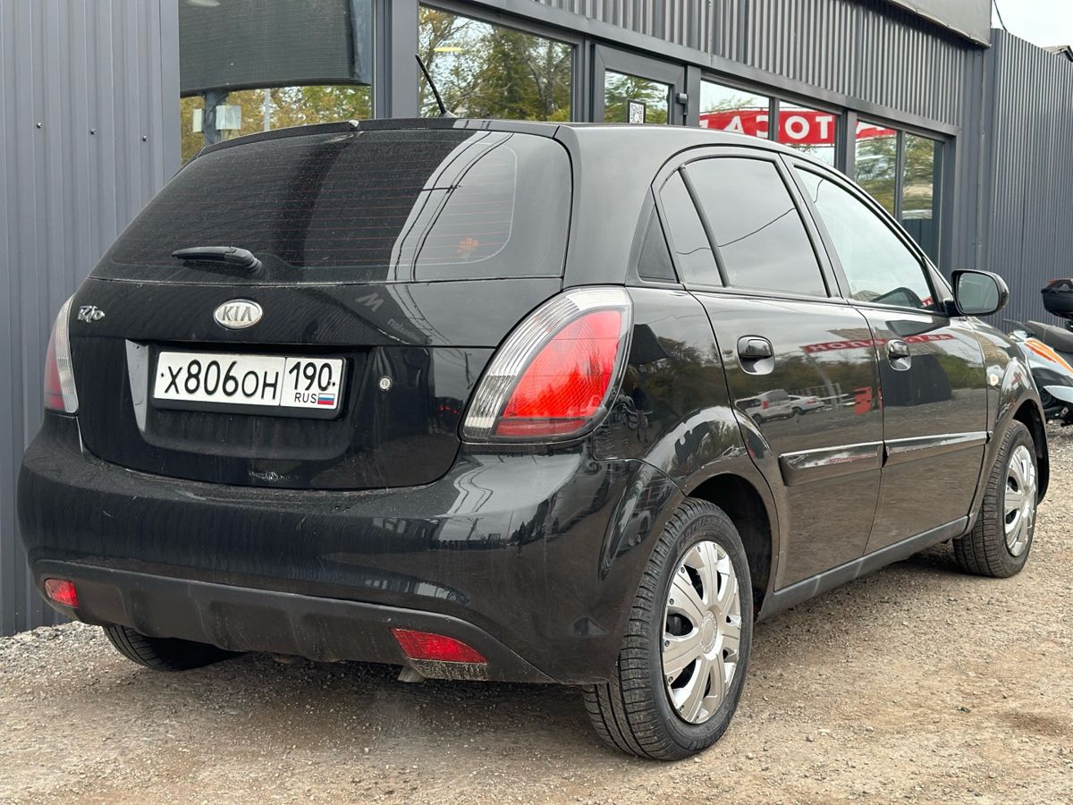 Kia Rio II Рестайлинг 1.4 MT (95 л.с.) Comfort 2011 — фото 8