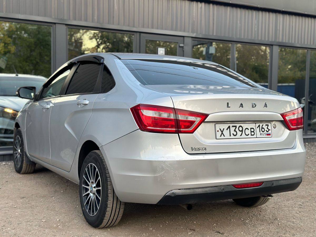 Lada (ВАЗ) Vesta I 1.6 MT (106 л.с.) Luxe (2015-2016) 2017 — фото 4
