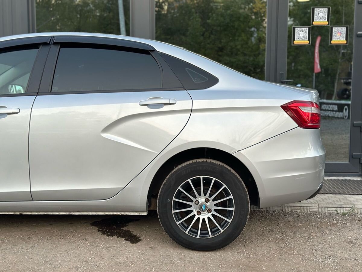 Lada (ВАЗ) Vesta I 1.6 MT (106 л.с.) Luxe (2015-2016) 2017 — фото 8