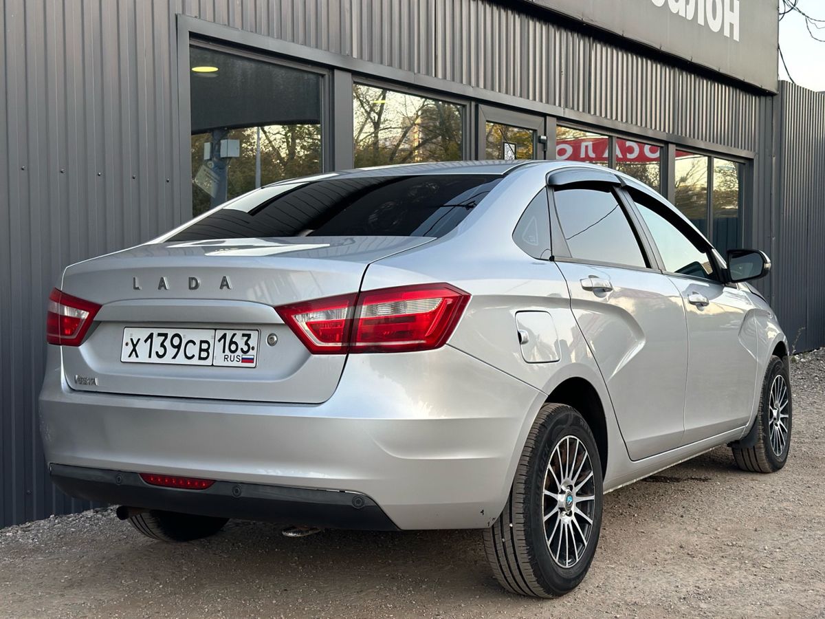 Lada (ВАЗ) Vesta I 1.6 MT (106 л.с.) Luxe (2015-2016) 2017 — фото 10