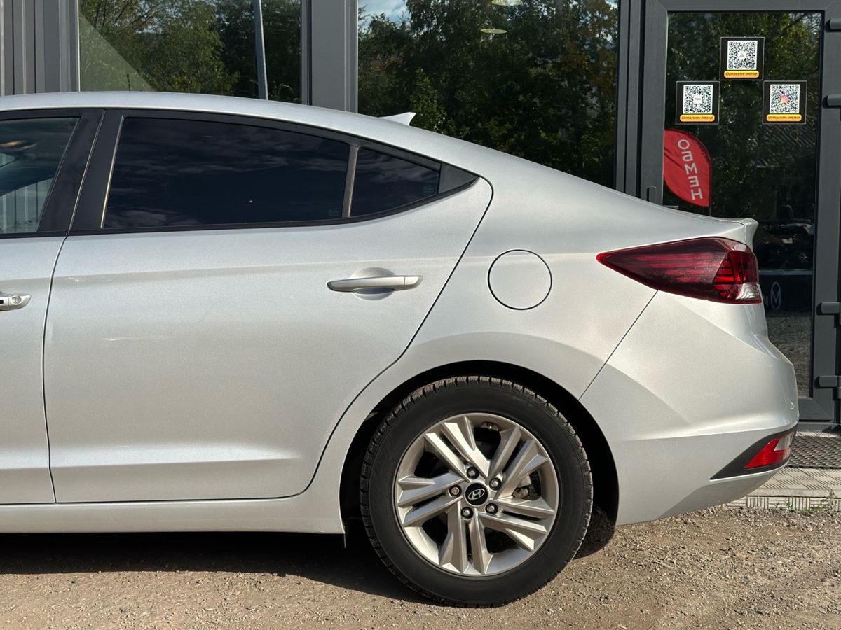Hyundai Elantra VI (AD) 2.0 AT (150 л.с.) Comfort + Style + High-Tech 2019 — фото 9