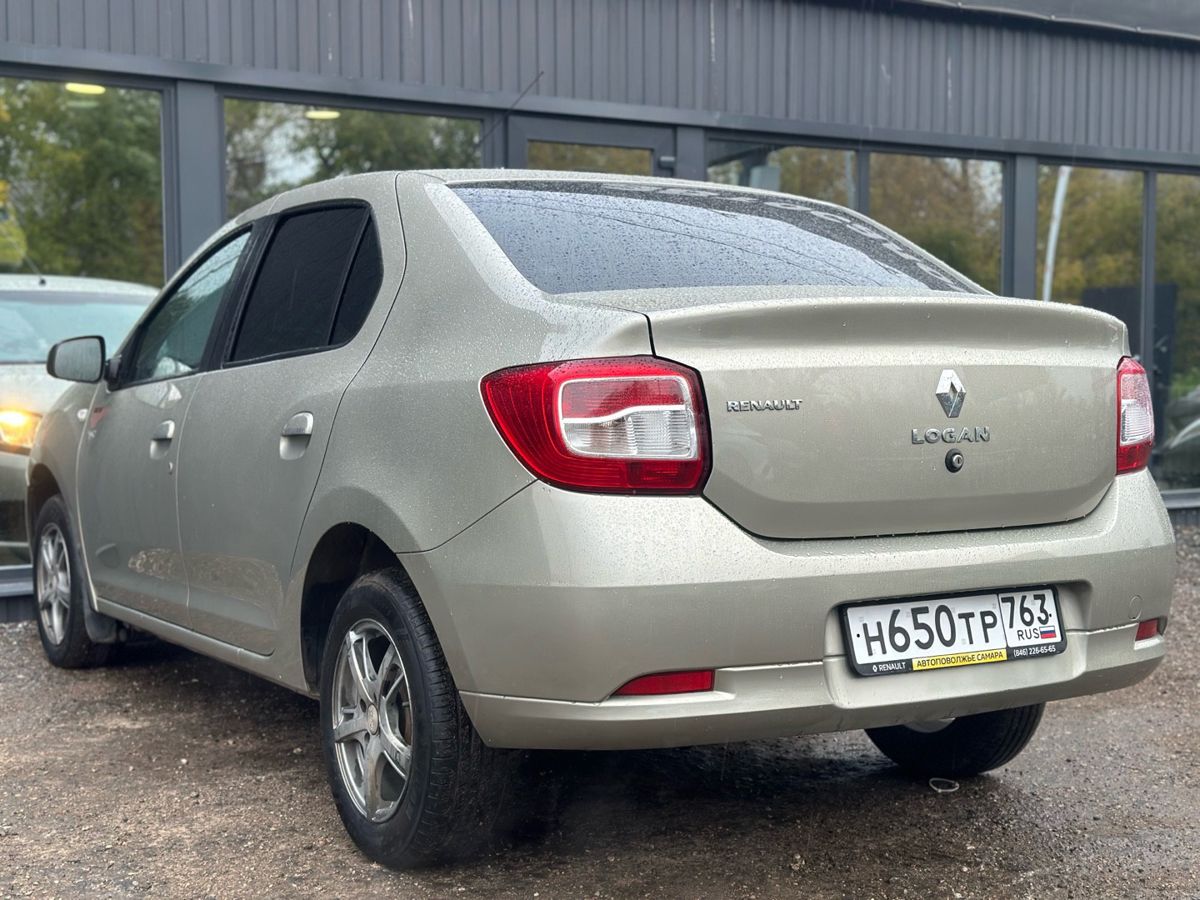 Renault Logan II 1.6 AT (102 л.с.) Luxe Privilege 2018 — фото 10