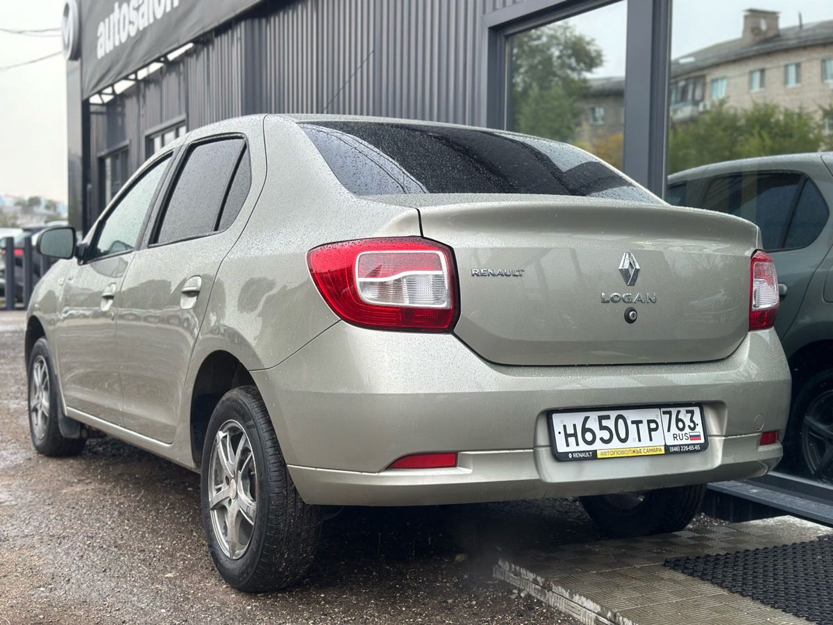 Renault Logan II 1.6 AT (102 л.с.) Luxe Privilege 2018 — фото 9