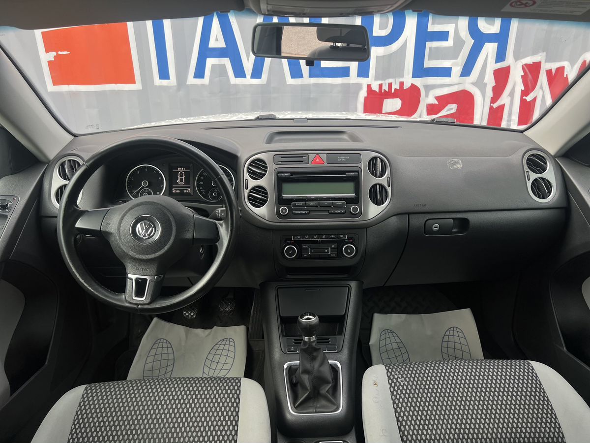 Volkswagen Tiguan — фото 12