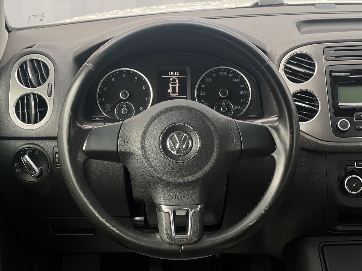 Volkswagen Tiguan — фото 13
