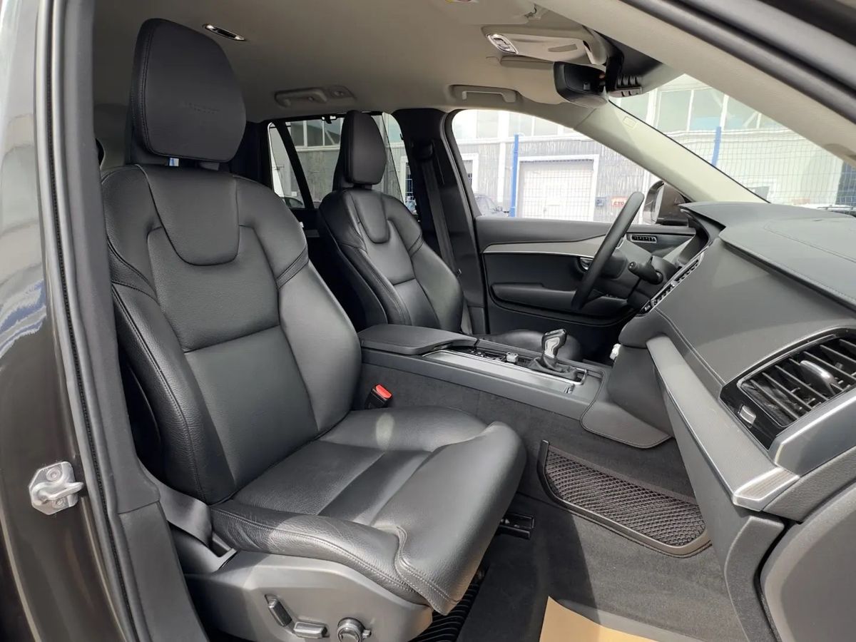 Volvo XC90 — фото 24