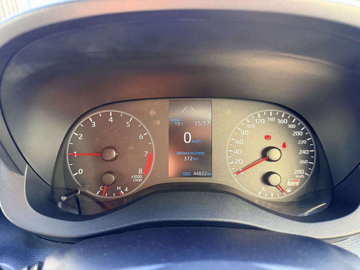 Toyota Yaris — фото 15