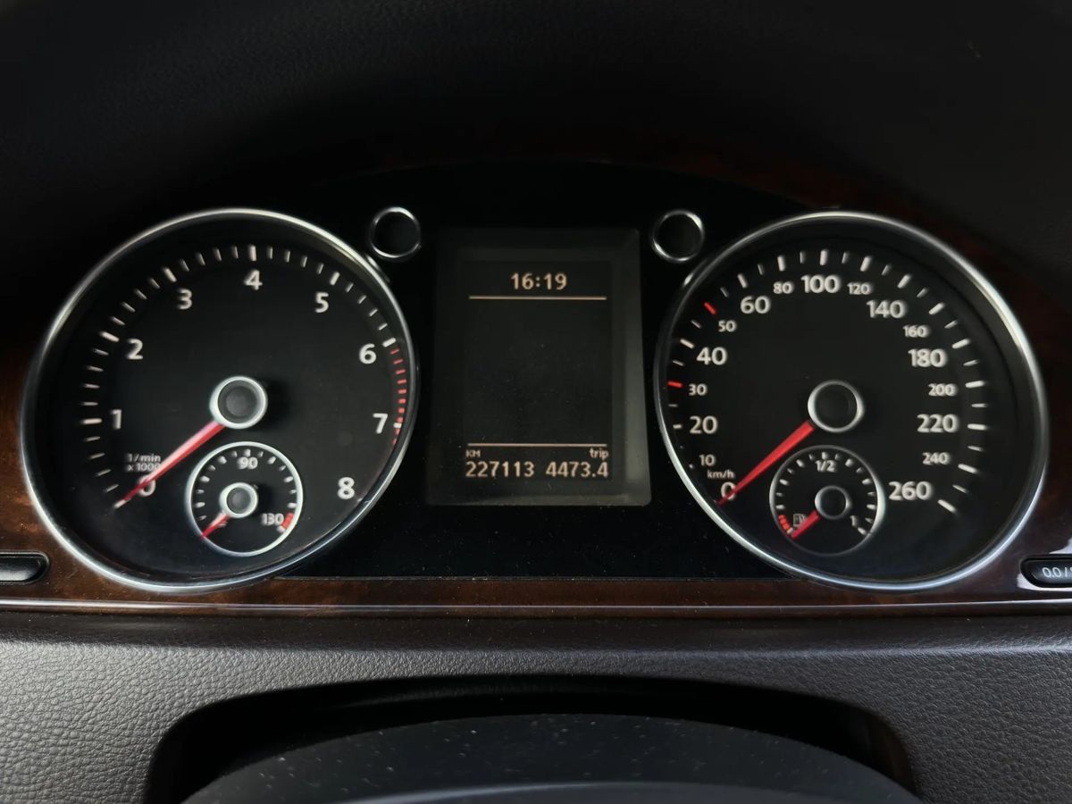 Volkswagen Passat — фото 12