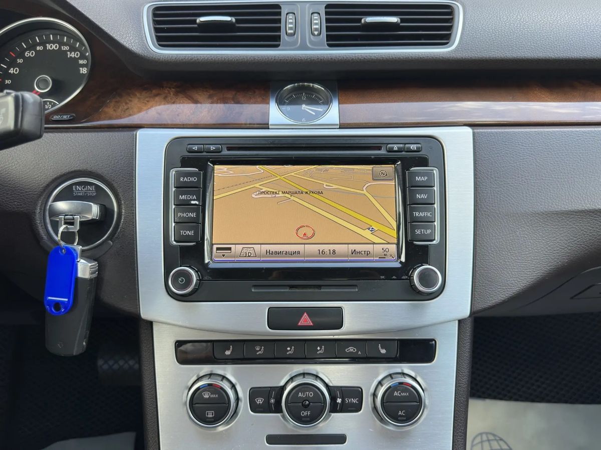 Volkswagen Passat — фото 11