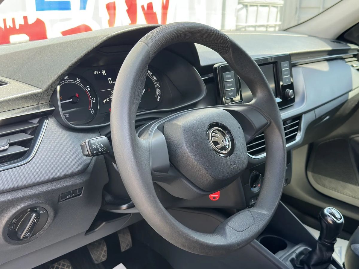 Skoda Rapid — фото 14