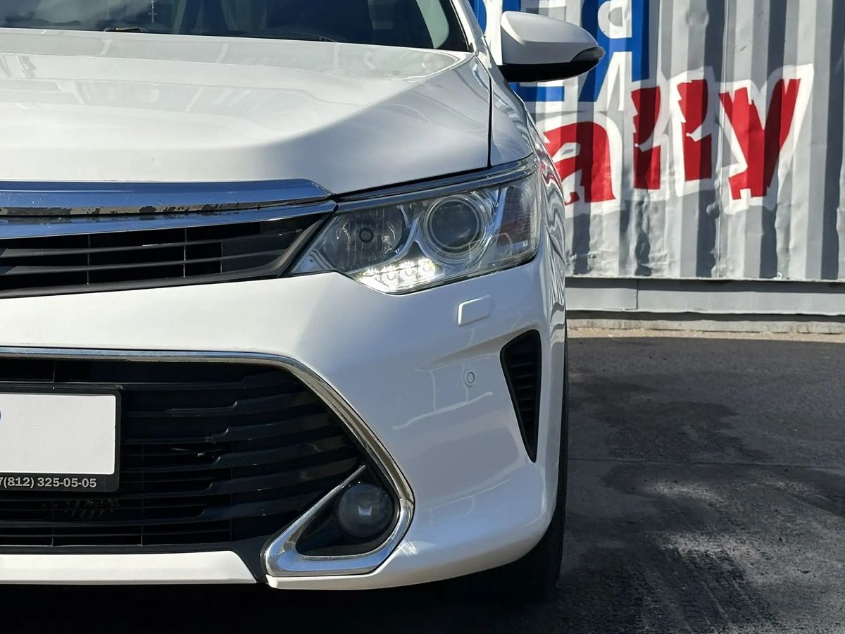 Toyota Camry — фото 8