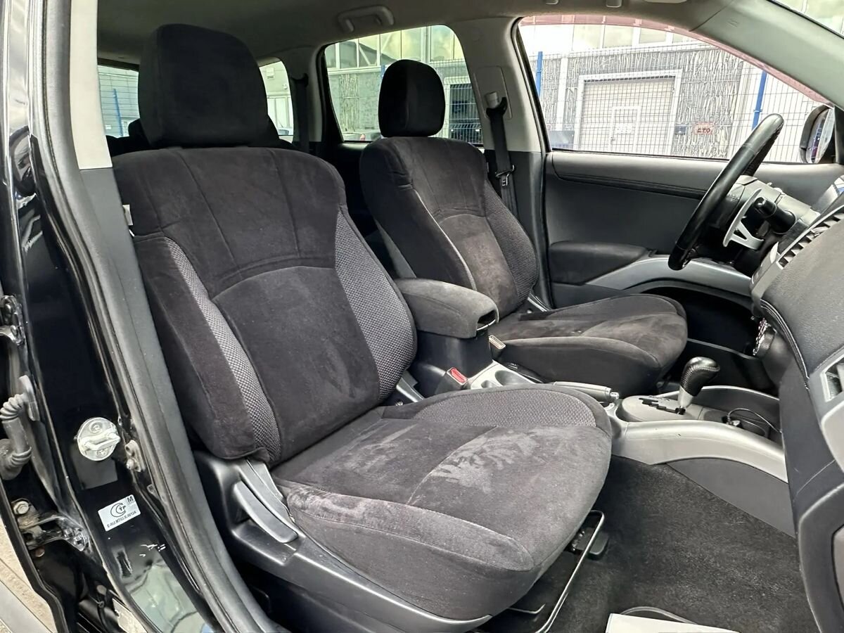 Mitsubishi Outlander — фото 12