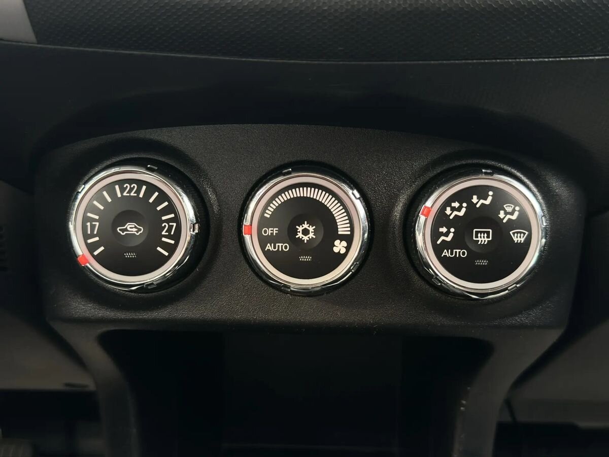 Mitsubishi Outlander — фото 17